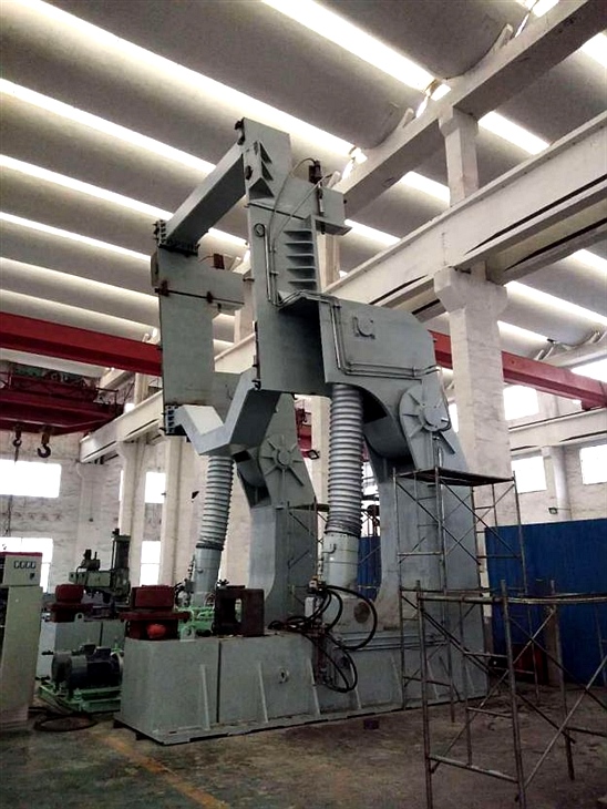 鋼包翻轉裝置 鋼包翻轉裝置