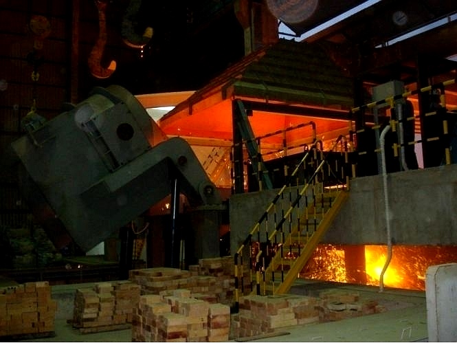 渣罐自動(dòng)翻轉(zhuǎn)裝置 渣罐自動(dòng)翻轉(zhuǎn)裝置